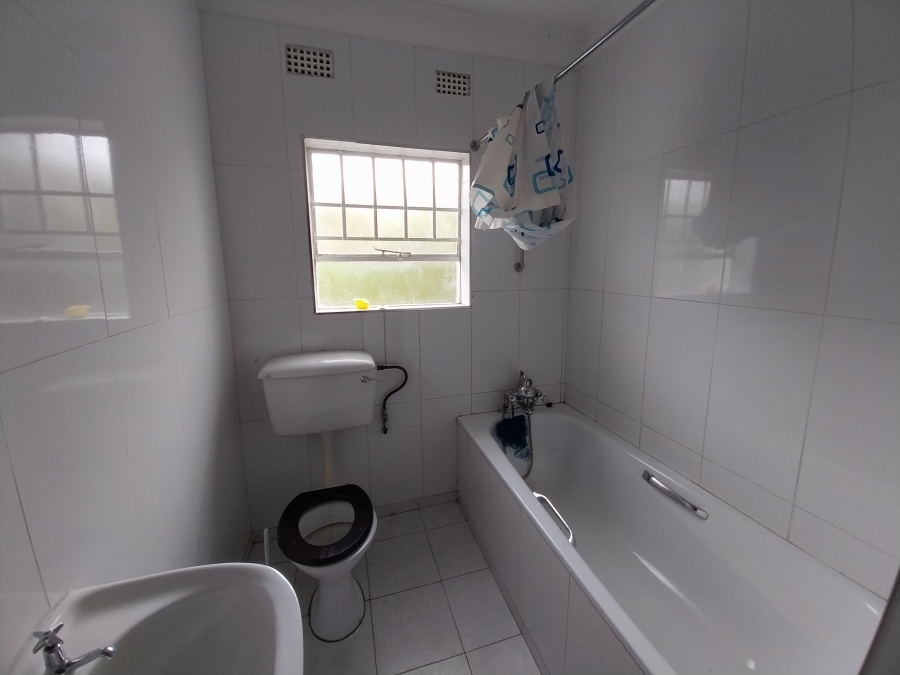 To Let 6 Bedroom Property for Rent in Fort Gale Eastern Cape